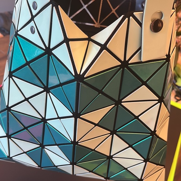 Issey Miyake limited Edition glow BAO BAO💥2X HP💥 - Picture 5 of 17